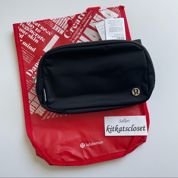 LAST ONES!! 🆕 NWT EXTENDED STRAP lululemon everywhere belt bag - black/white - Picture 2 of 15